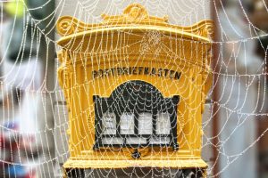 Mehr über den Artikel erfahren OLG München: Wird in der Abmahnung eine Vorabübersendung einer Unterlassungserklärung per Telefax und Nachsendung im Original zugelassen und diese Nachsendung erfolgt auch auf Nachforderung nicht, so ist die per Telefax abgegebene Unterlassungserklärung nicht ernsthaft und räumt Wiederholungsgefahr nicht aus